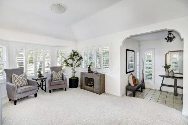 5676 Val Verde RD, Loomis, CA 95650