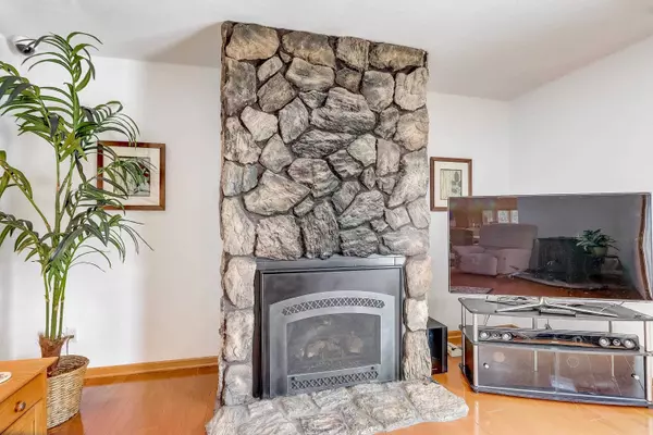 5460 Ridge Road, Marshall, WI 53559