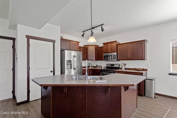 12318 W Farnsworth Ave, Post Falls, ID 83854