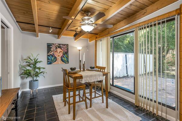 327 Meadowbrook Lane, Shreveport, LA 71105