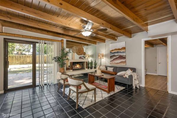 327 Meadowbrook Lane, Shreveport, LA 71105