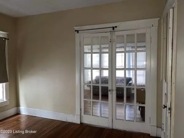 3234 Virginia Ave, Louisville, KY 40211