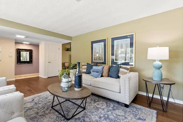 6611 Benham WAY, Sacramento, CA 95831