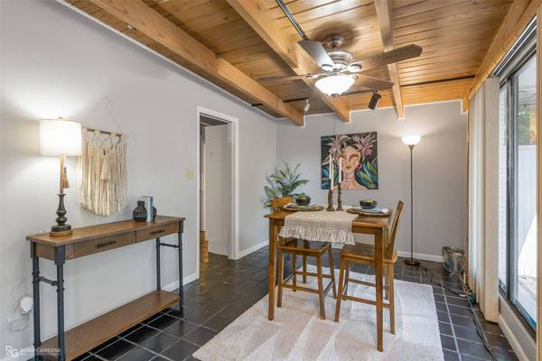 327 Meadowbrook Lane, Shreveport, LA 71105