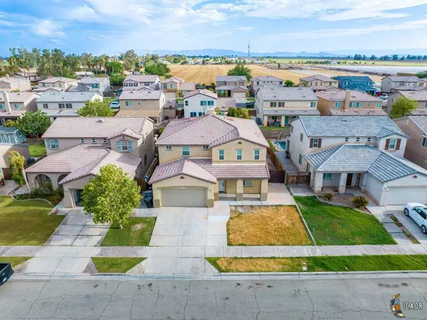 1061 Desertview Ave, El Centro, CA 92243