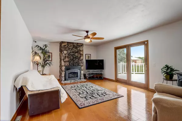 5460 Ridge Road, Marshall, WI 53559