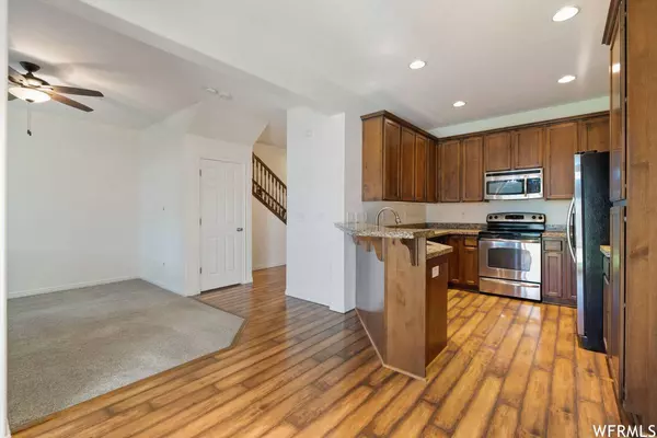 858 W HALSTEAD DR N, North Salt Lake, UT 84054