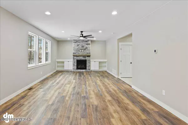 1141 W Bluff View DR, Wasilla, AK 99654