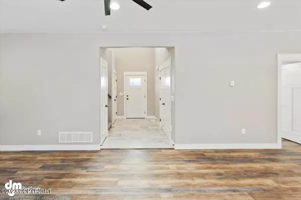 1141 W Bluff View DR, Wasilla, AK 99654