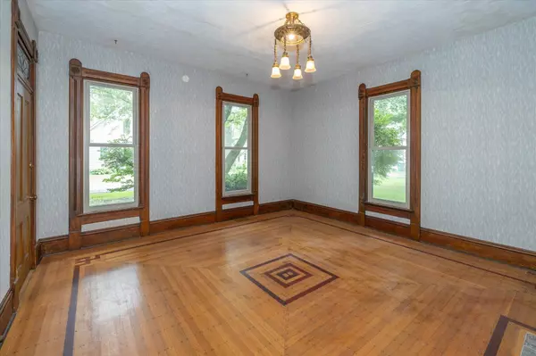 7132 Dobson ST, Indianapolis, IN 46268