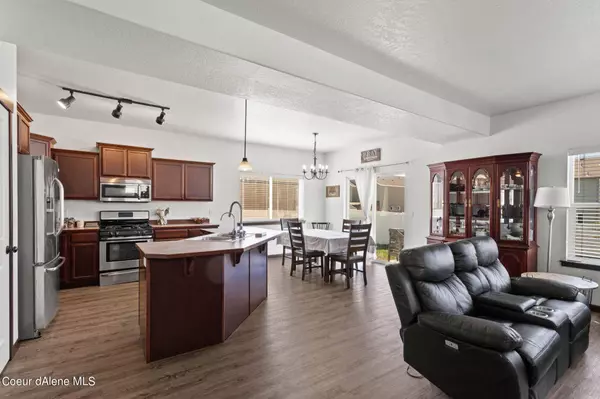 12318 W Farnsworth Ave, Post Falls, ID 83854