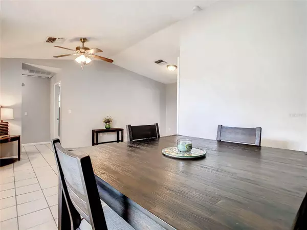 3902 LAKE SHORE DR, Palm Harbor, FL 34684