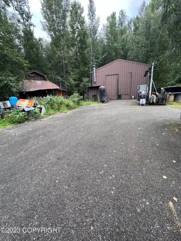 22303 Bernie AVE, Chugiak, AK 99567