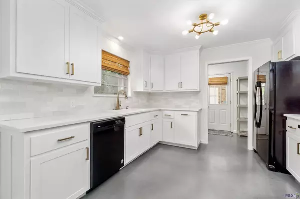 325 SEYBURN DR, Baton Rouge, LA 70808