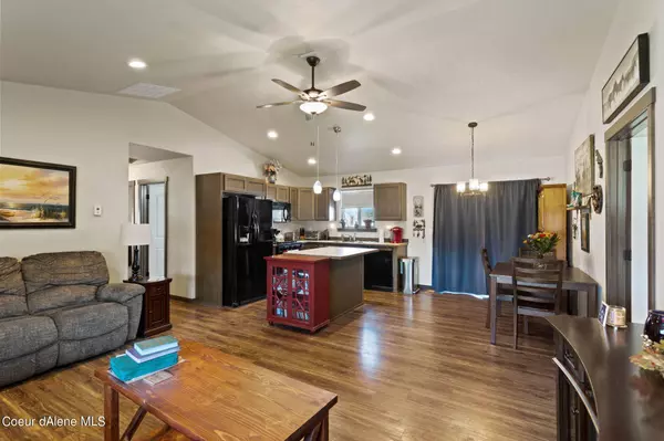 9041 N Scotsworth St, Post Falls, ID 83854