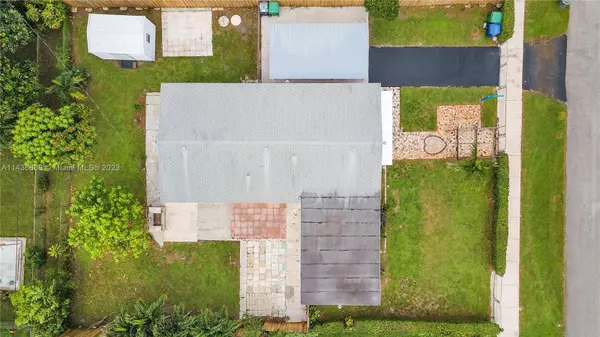 1271 NE 206th St, Miami, FL 33179