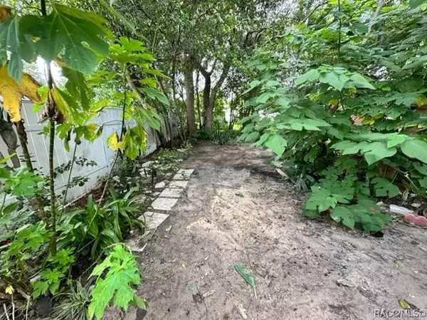 7 N Melbourne ST, Beverly Hills, FL 34465