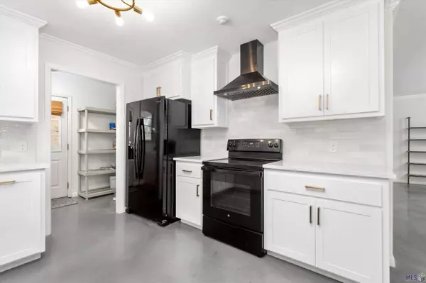 325 SEYBURN DR, Baton Rouge, LA 70808