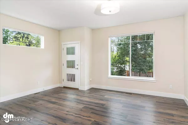 1504 H ST #4, Anchorage, AK 99501