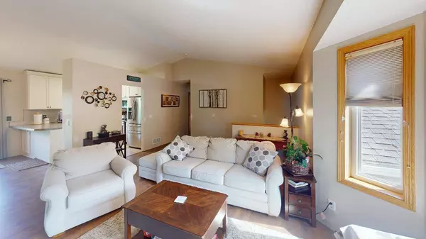 414 11th AVE NW, Isanti, MN 55040