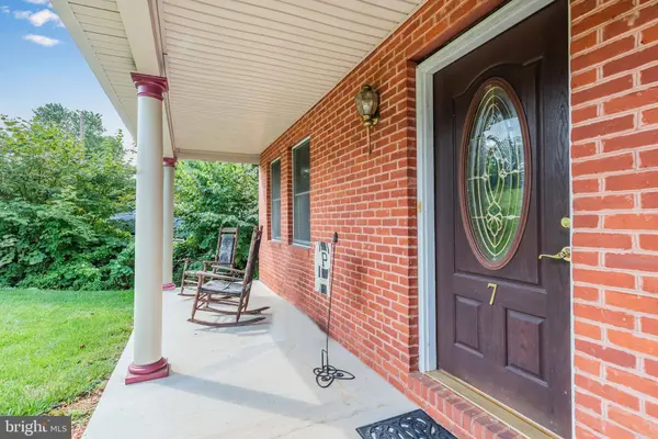 7 SCHOFIELD DR, East Berlin, PA 17316