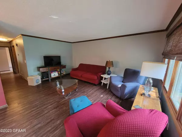 3302 CHERRY LYNN Drive, Grand Forks, ND 58201