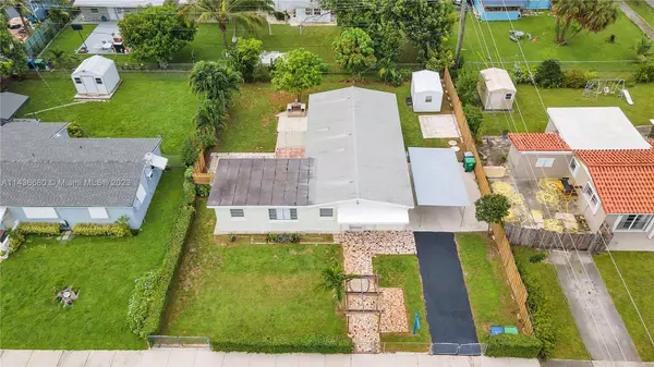 1271 NE 206th St, Miami, FL 33179