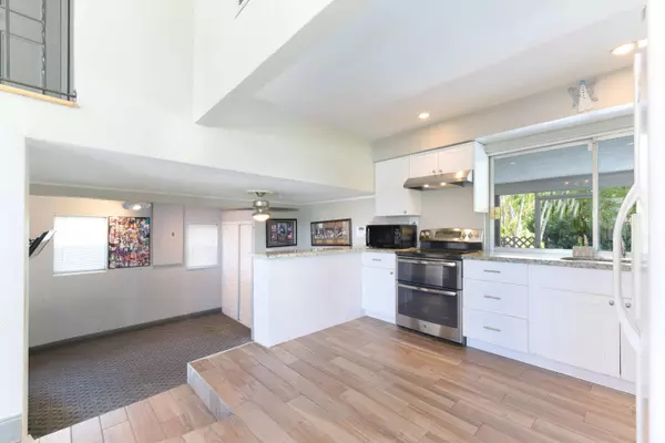 1111 W Camino Real, Boca Raton, FL 33486