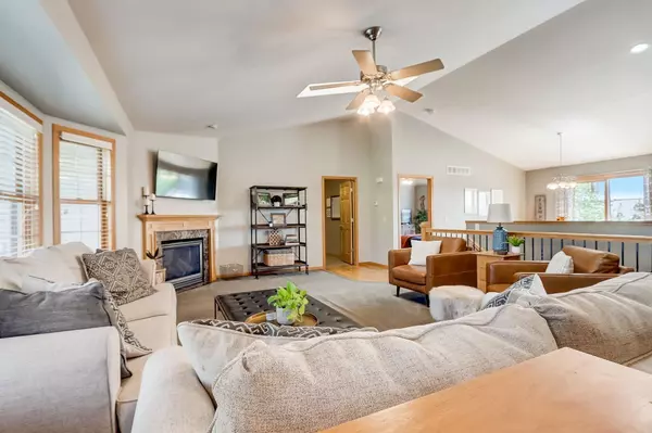 402 Chelsea Way, Dane, WI 53529