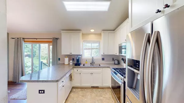 414 11th AVE NW, Isanti, MN 55040