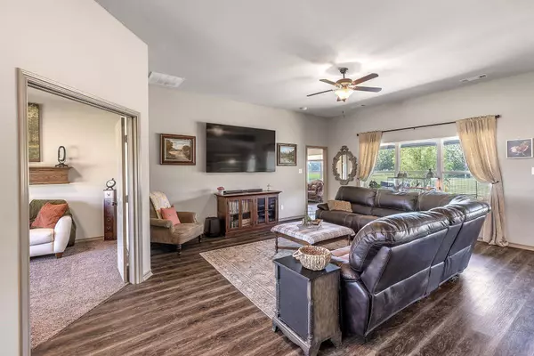 120 RS County Road 3236, Alba, TX 75410