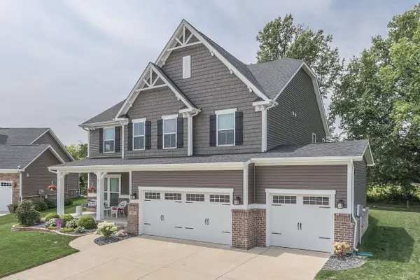 1802 Chateaux CT, Greenwood, IN 46143