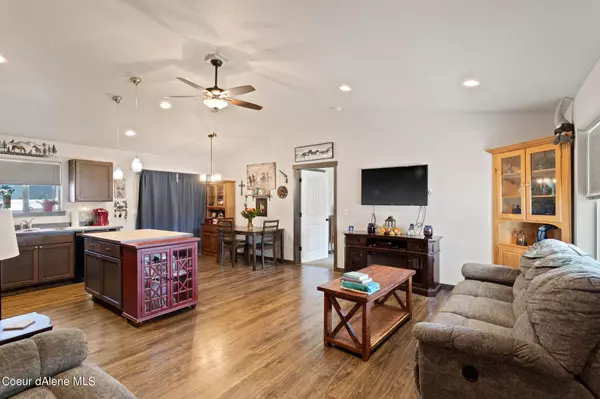 9041 N Scotsworth St, Post Falls, ID 83854