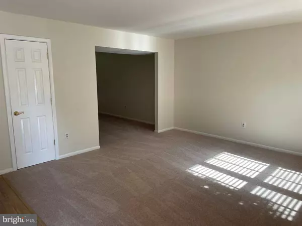 6 ADAM LN, Voorhees, NJ 08043