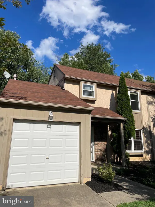 6 ADAM LN, Voorhees, NJ 08043