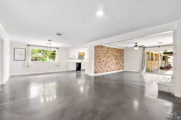 325 SEYBURN DR, Baton Rouge, LA 70808