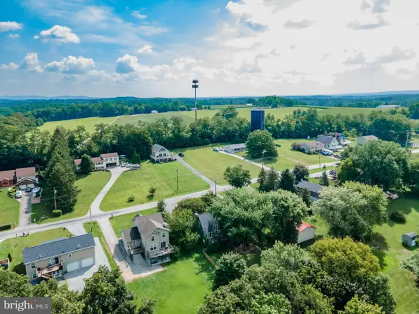 7 SCHOFIELD DR, East Berlin, PA 17316