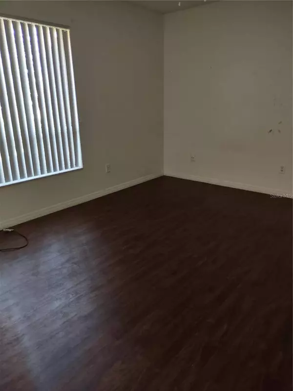 5025 NASSAU CIR #6, Orlando, FL 32808