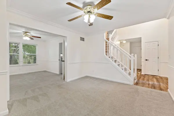 6141 Moss Wood DR, Fishers, IN 46038