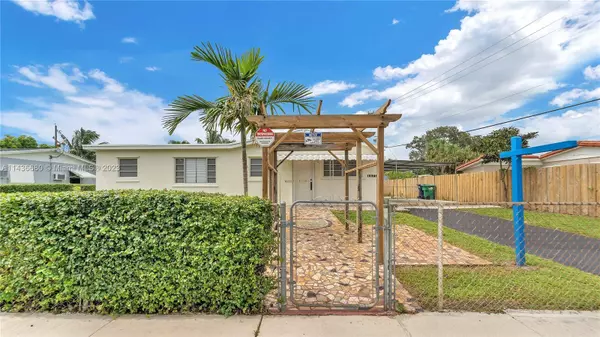 1271 NE 206th St, Miami, FL 33179