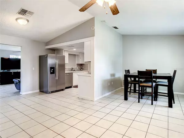 3902 LAKE SHORE DR, Palm Harbor, FL 34684