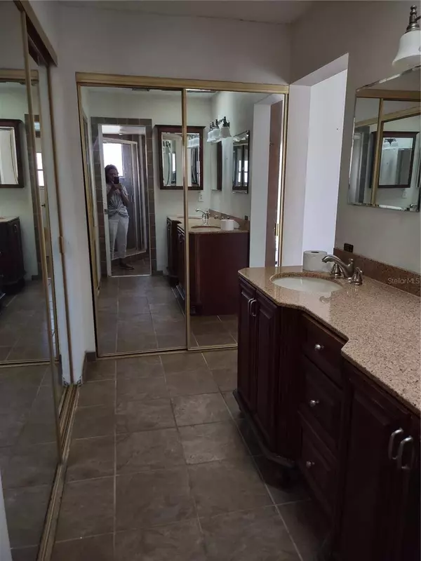 5025 NASSAU CIR #6, Orlando, FL 32808