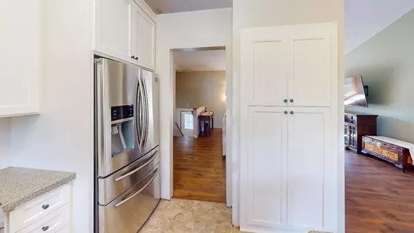 414 11th AVE NW, Isanti, MN 55040