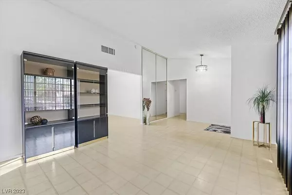 722 Irwindale Avenue, Las Vegas, NV 89123