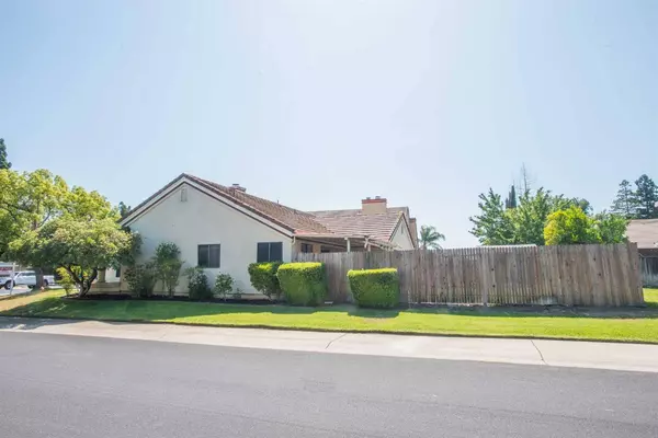 5163 Laguna Park DR, Elk Grove, CA 95758