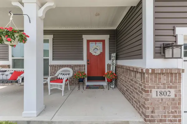 1802 Chateaux CT, Greenwood, IN 46143