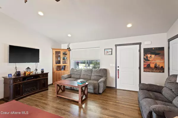 9041 N Scotsworth St, Post Falls, ID 83854