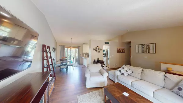 414 11th AVE NW, Isanti, MN 55040