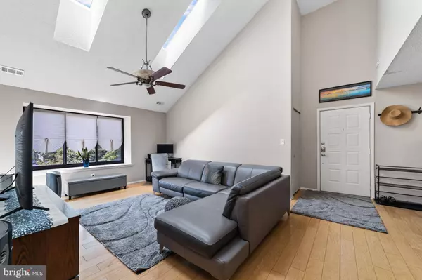 4914-C DUNBARTON RD, Mount Laurel, NJ 08054