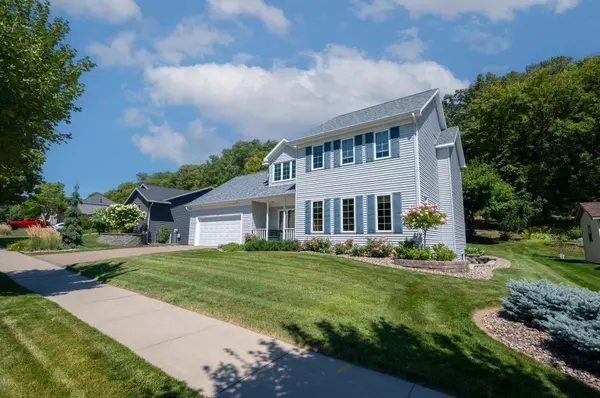 1927 Fox Valley DR SW, Rochester, MN 55902